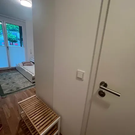 Studio Und Parkplatz Naehe Englischen Garten *
