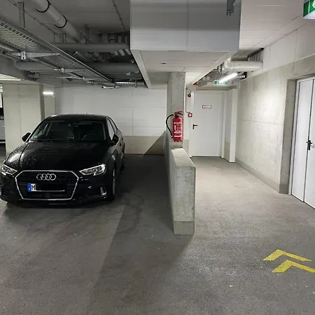 Studio Und Parkplatz Naehe Englischen Garten *